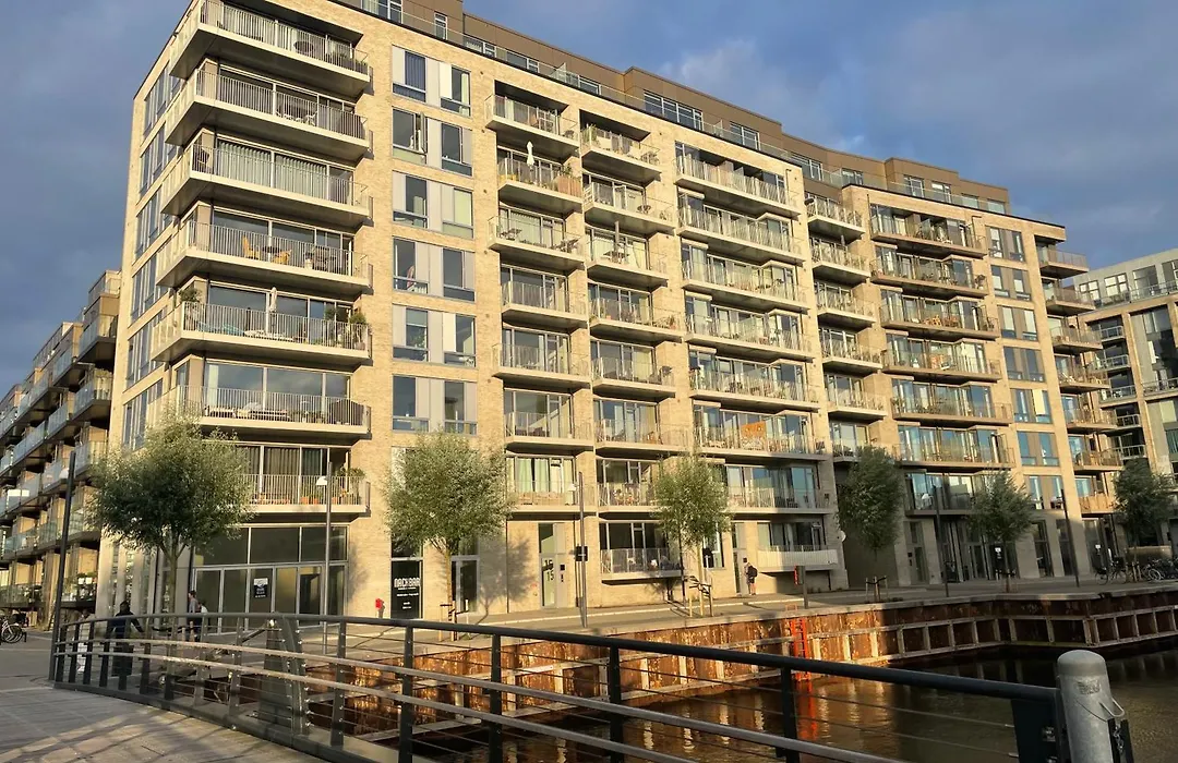 Luxury Harbour View Apartment With Direct Elevator Acces To Secured Underground Parking, Free For 28 Nights Or More-1